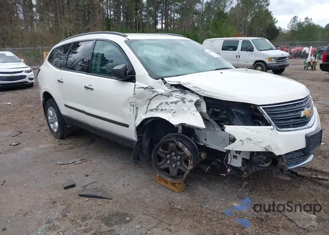 2015 Chevrolet Traverse Ls z USA, uszkodzony, nr VIN 1GNKRFED3FJ194014